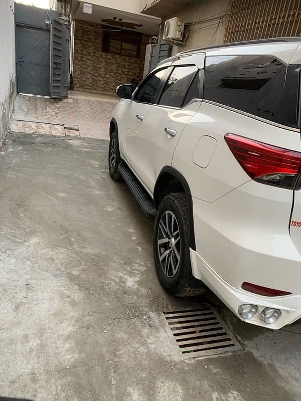 Toyota Fortuner 2021 V 5