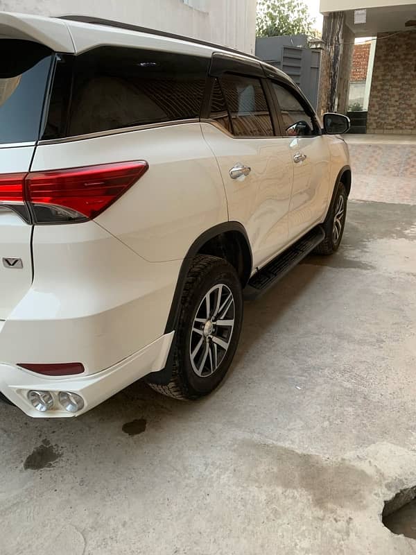 Toyota Fortuner 2021 V 6