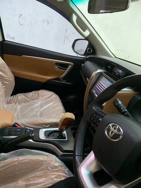 Toyota Fortuner 2021 V 13