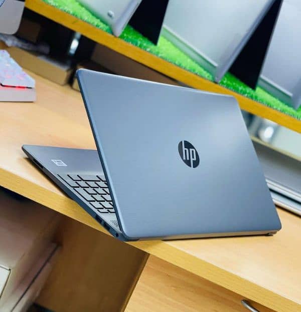 HP Slim Core i5 8th Generation(Ram 8GB + SSD 256GB)15.6 Display Numpad 0