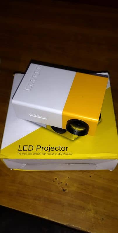 yg300 led projector 0