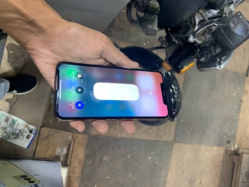 IPHONE XS NON PTA 8