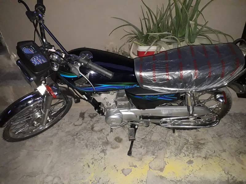 Honda 125 2018 Like NEW Golden Number 1