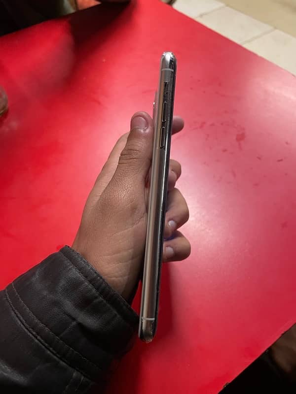 iphone 11 pro max Pta Approved 5