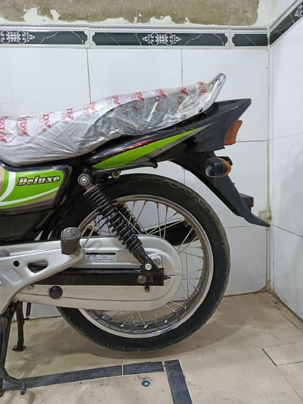 honda deluxe 125 (2011) 3