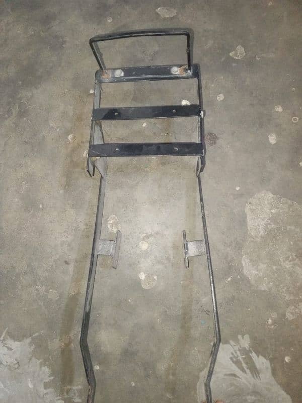 BIKE BACK IRON SEAT 0