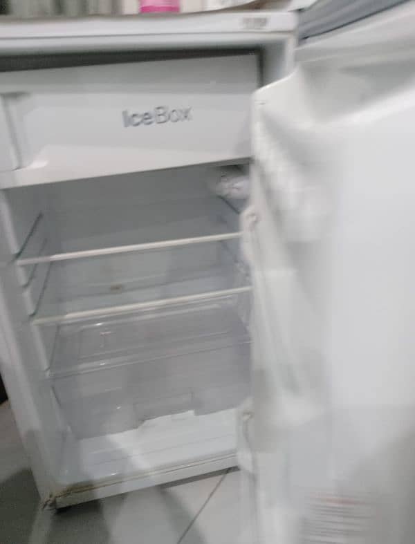 Dawlance Mini Fridge For Sale 1