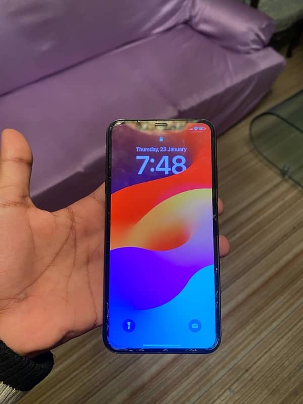 i phone XS Max 0