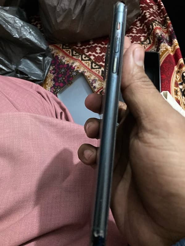 iPhone 11 pro max 512 gb pta approve 3