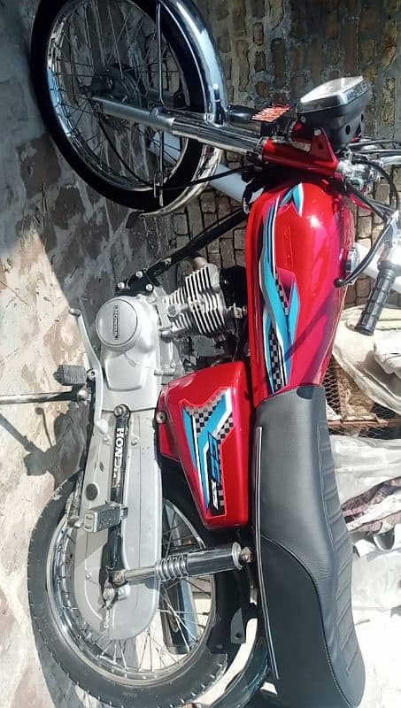 1985 model Hunda 125 Attock number only90000 . .  WhatsApp 03135901152 2