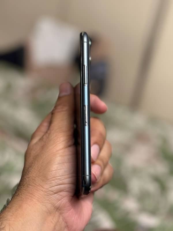 Iphone 11 PRO 512GB MEMOREY LLA MODEL 4