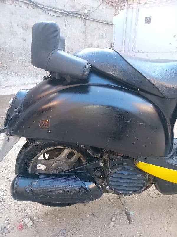 SCOOTY for sale 3