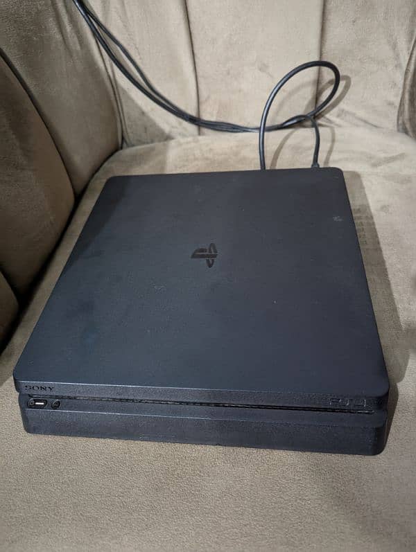 PLAYSTATION 4 SLIM 1TB 0