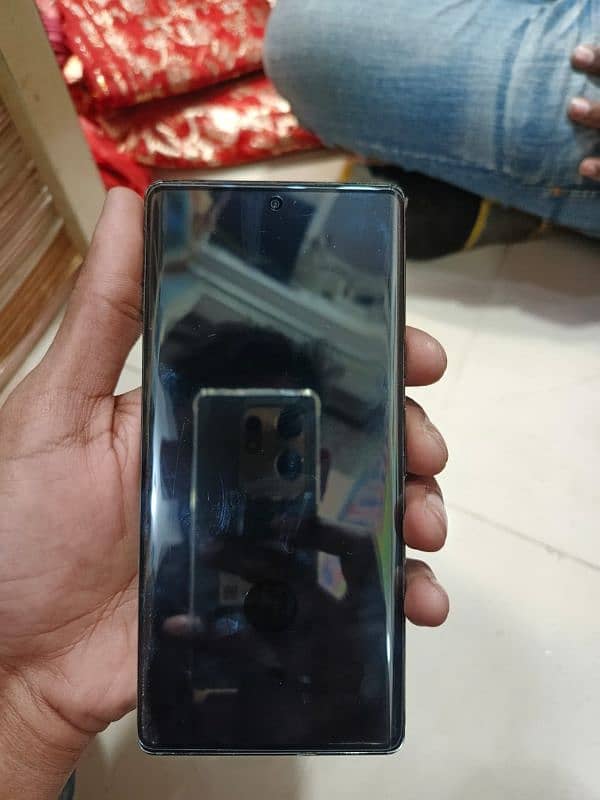 Pixel 6 Pro 128Gb Condition 10.9 Screen par Dot hai uper pic me dekh 1