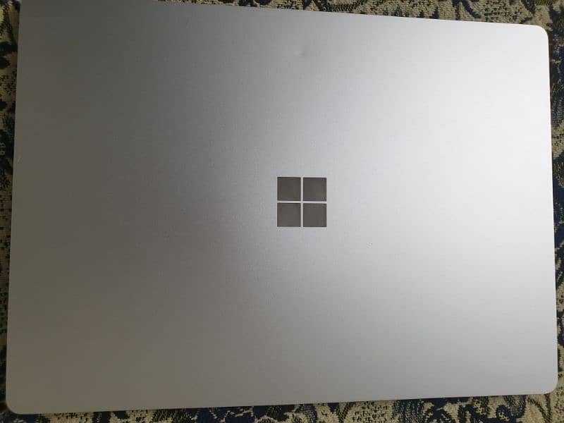 Microsoft surface laptop 4 16/512 2k Touch 8