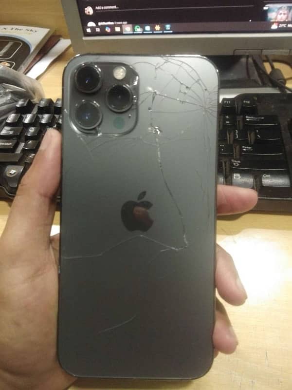 Iphone 12 pro max 128 gb jv back broken 5