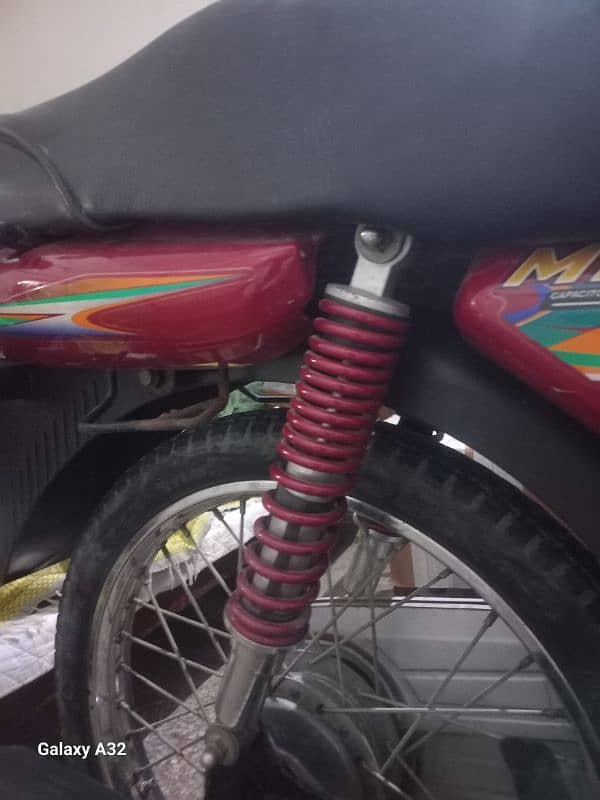 Self start 100 cc Metro bike for sale one hand use 8