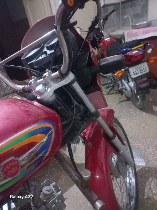 Self start 100 cc Metro bike for sale one hand use 10