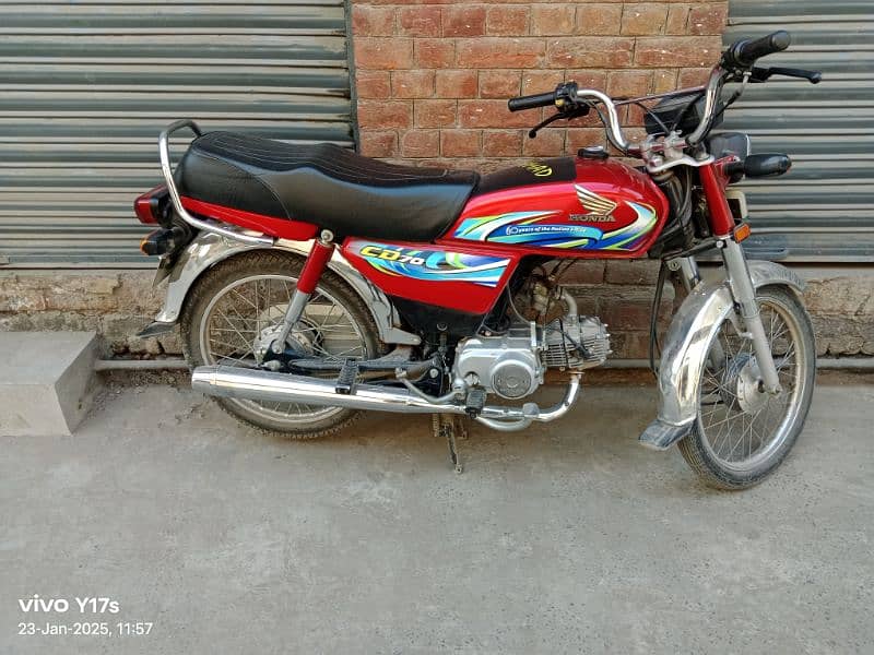 ek hath Chali Hui hai bike bilkul saaf hai 3