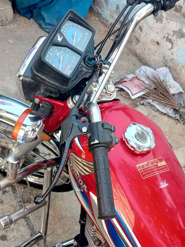 125 for sale urgent 22 model . . . 4