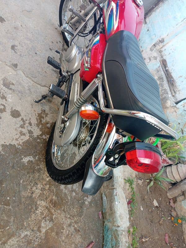 125 for sale urgent 22 model . . . 7