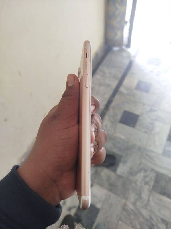 I phone 7 plus pta approved urgent sale 1