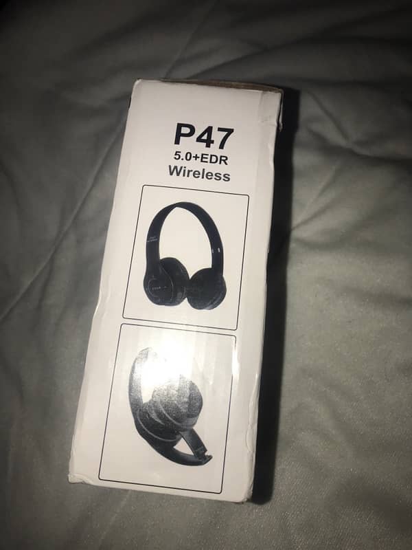 P47 wireless Headphone 2