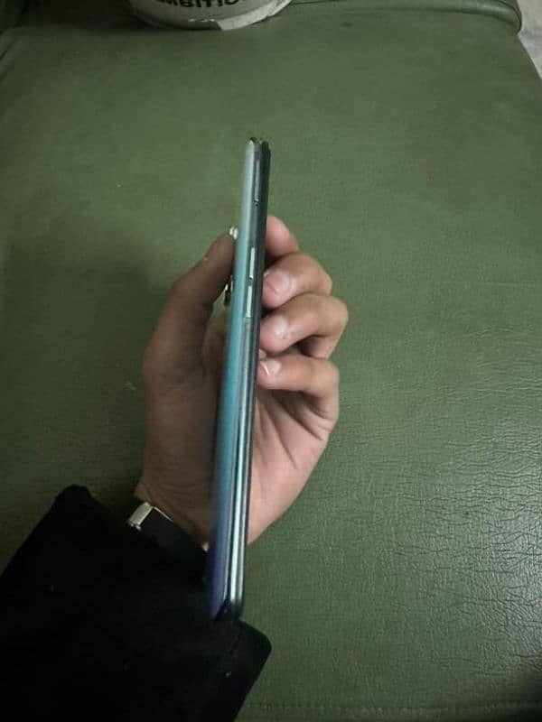 Oppo F 15 3