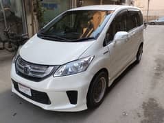 Honda Freed Hybrid 12/17 Pearl White Full Geniune Defence