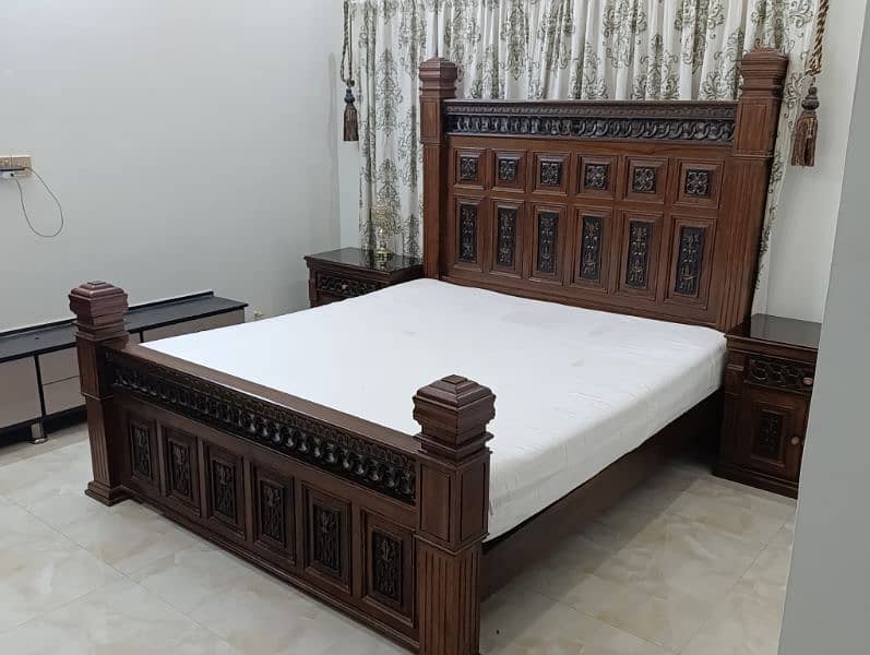 Pure Shesham Wood Bed 0