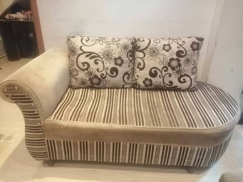 Sofa 3+2 Seater In Good Condition 3