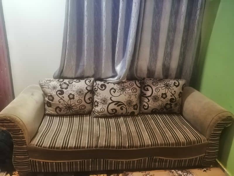 Sofa 3+2 Seater In Good Condition 4