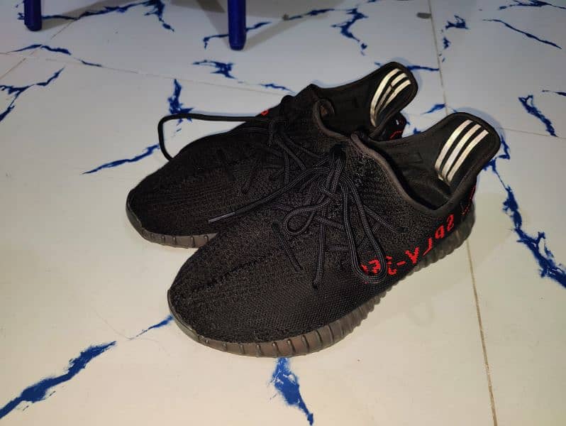 Original Adidas Yeezy Boost 350 V2 Sneakers 1