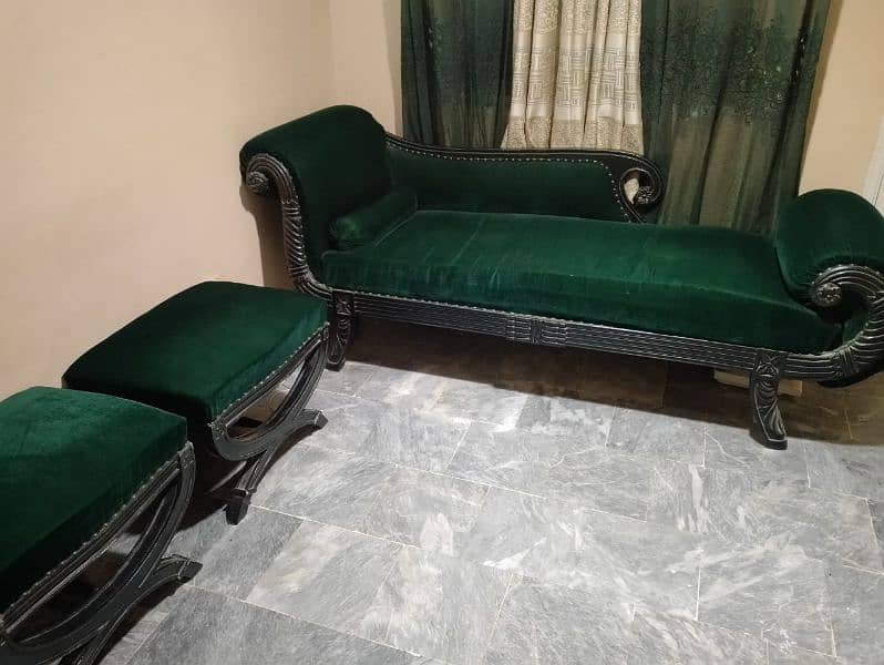 5 SEATER SOFA SET AVAILABLE FOR SALE 1