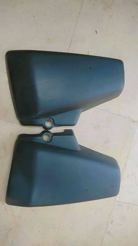 Tank side cover 125 4