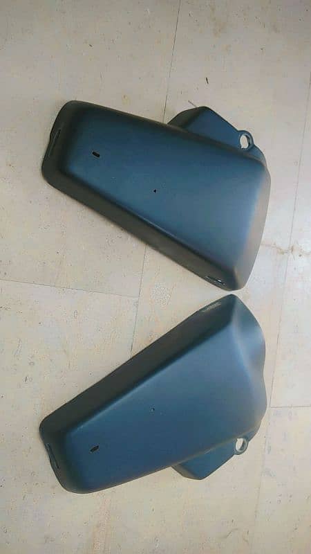 Tank side cover 125 5