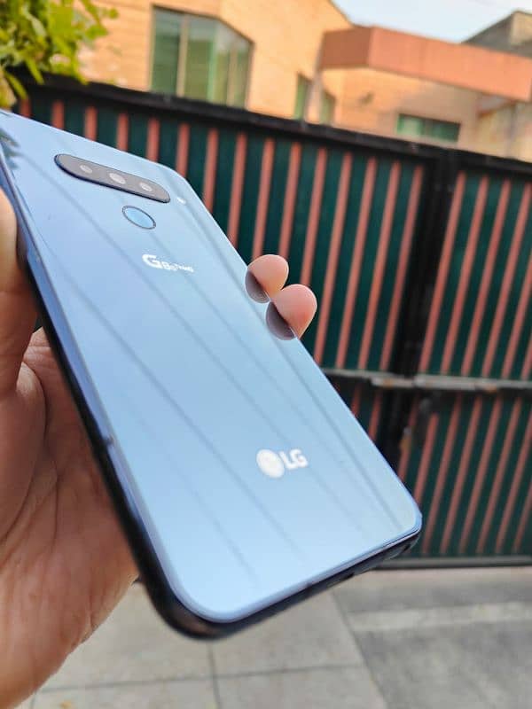 LG G8S ThinQ. . . . . . Single sim approved. . . . . . 6/128gb 0