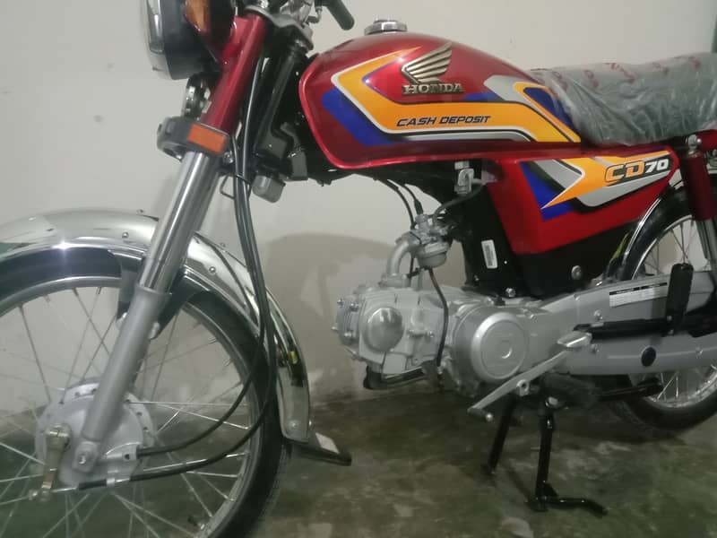 Honda CD 70 2025 3