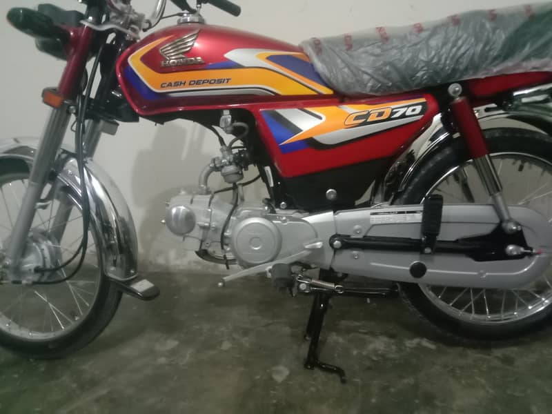 Honda CD 70 2025 4