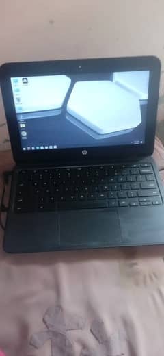 chrome book 4 gb ram 10/10 condition