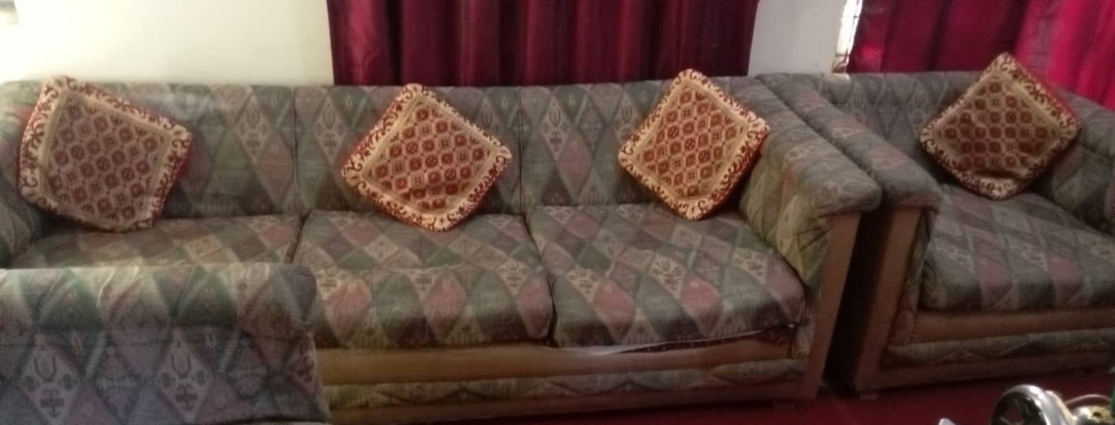 2 SOFA SETS DIFFERENT DESIGN 3