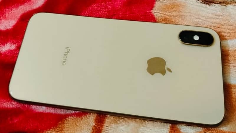 Iphone XS (Gold) 1