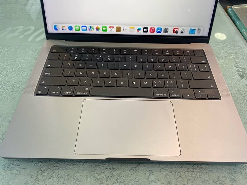 Macbook PRO M2 16 gb 512 gb very Good Condition 2