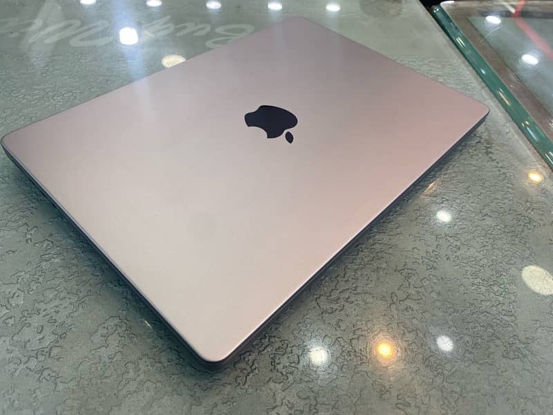 Macbook PRO M2 16 gb 512 gb very Good Condition 6