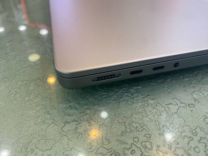 Macbook PRO M2 16 gb 512 gb very Good Condition 8