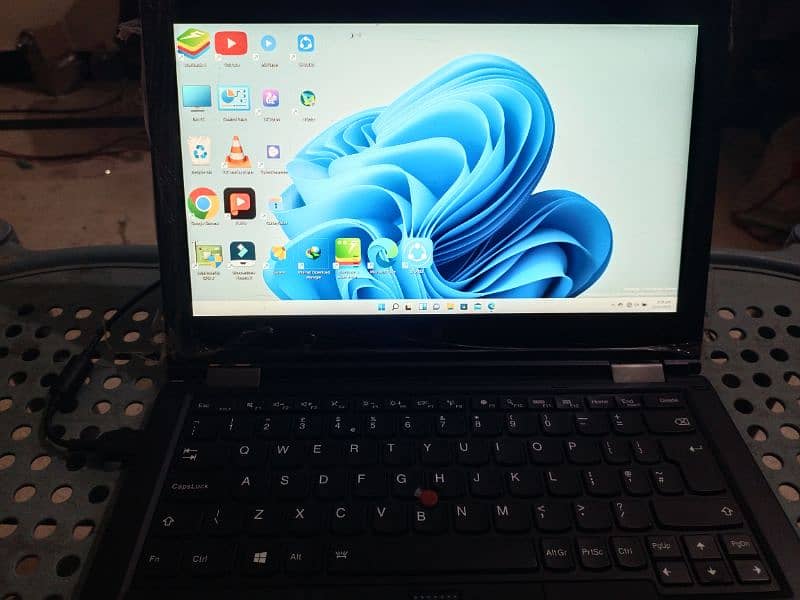 Lenovo Yoga 260 Core i5 Ultrabook 3