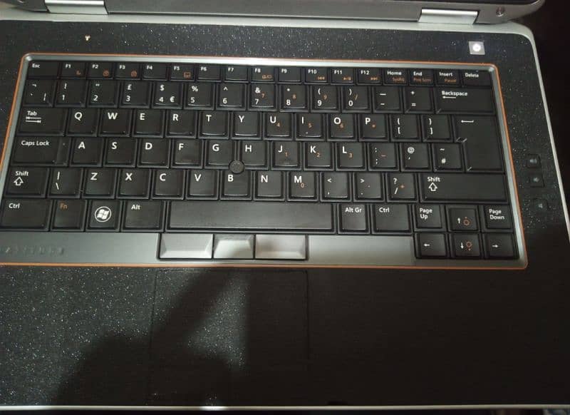 Dell Latitude Core i7 8GB ,128SSD 10/10 Condition 1