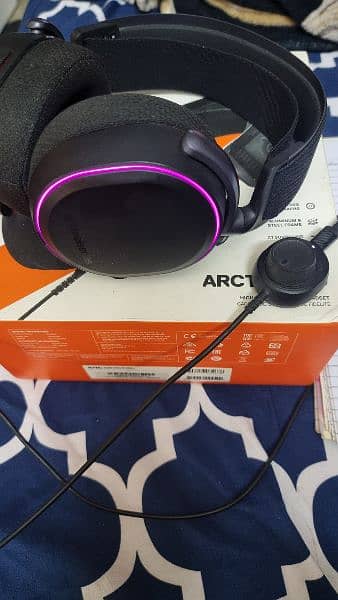 Steelseries Arctis pro High Fidelity 1