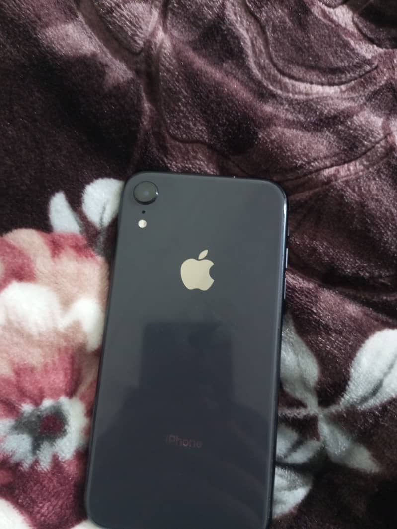 Apple iPhone XR 4