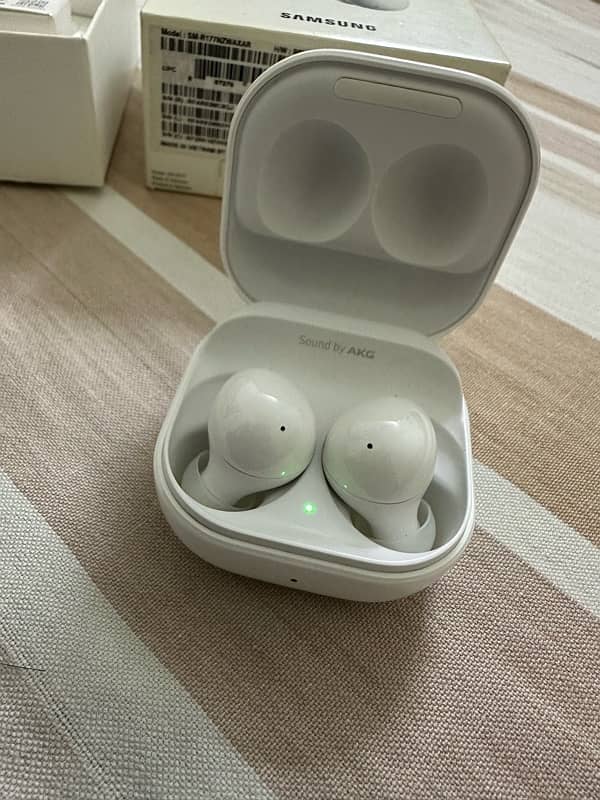 ORIGINAL SAMSUNG GALAXY BUDS 2 brand new condition 1